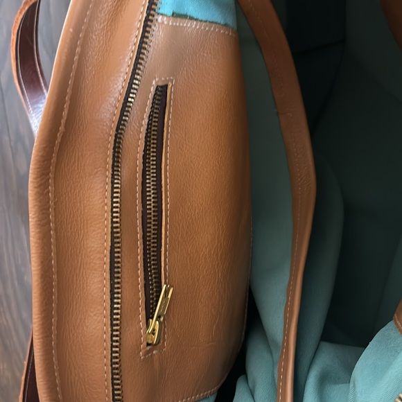 Extra large leather tote with lots of pockets … and style! - Picture 10 of 12